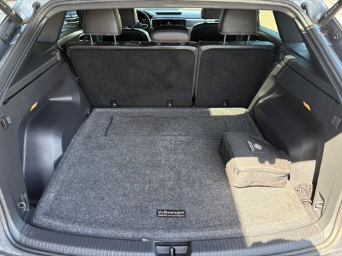 Certified 2023 Volkswagen Atlas Cross Sport SE w/ Panoramic Sunroof Package FWD image 23