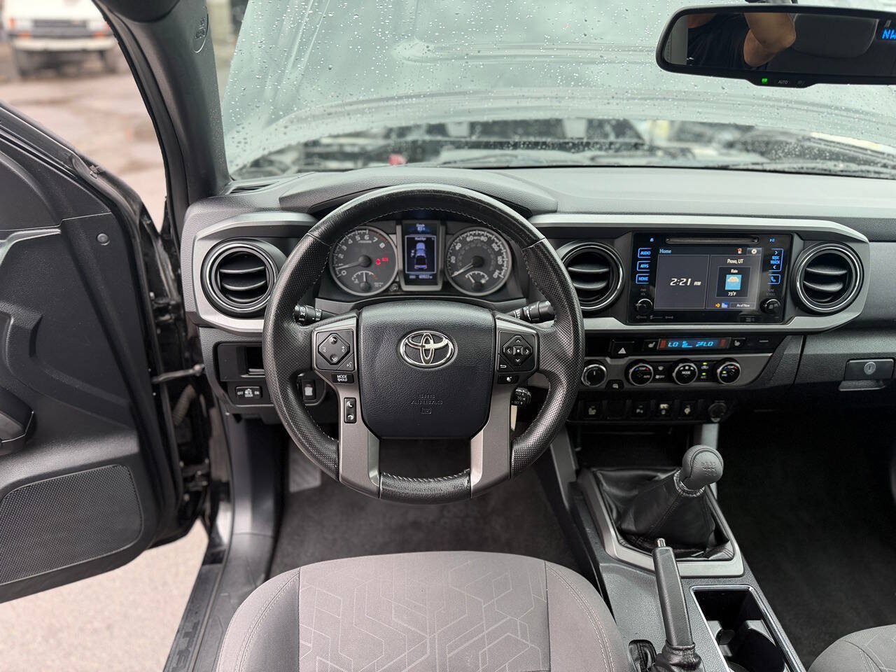 Used 2017 Toyota Tacoma TRD Sport w/ Premium & Technology Package AWD/4WD image 58