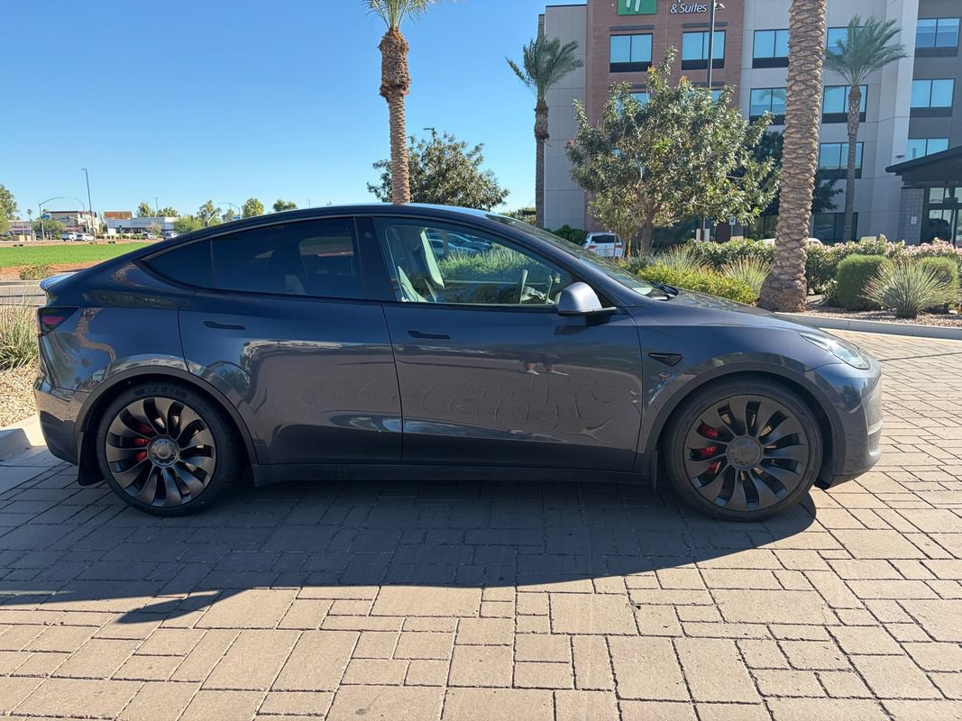 Used 2022 Tesla Model Y Performance AWD/4WD image 5