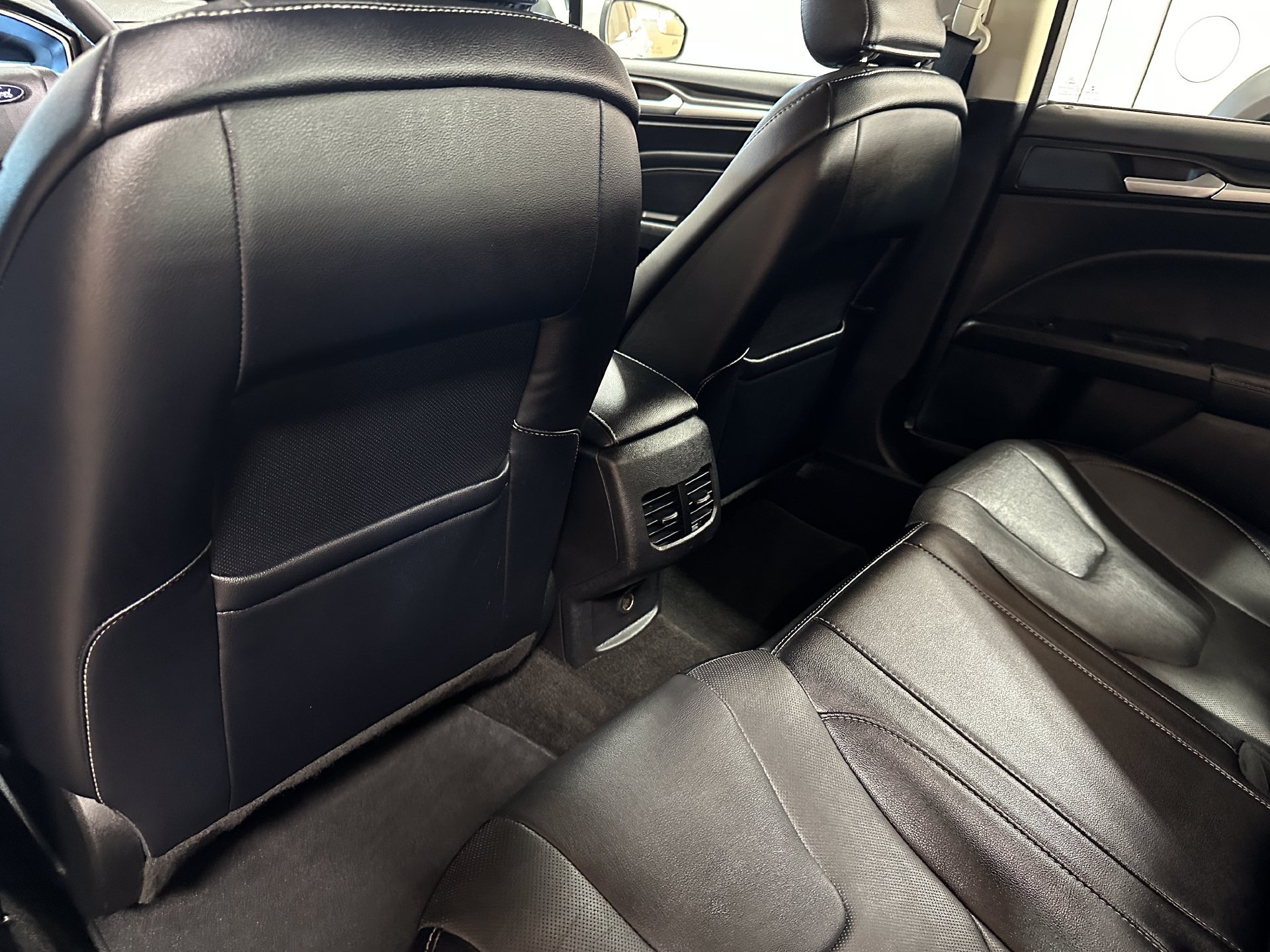 Used 2018 Ford Fusion Titanium AWD/4WD image 16