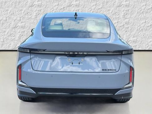 New 2026 Lexus ES 350e w/ Convenience Package FWD image 4