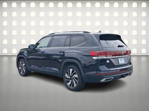 Used 2024 Volkswagen Atlas SE AWD/4WD image 5