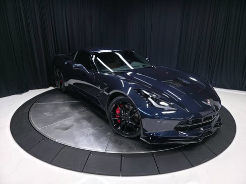 Used 2016 Chevrolet Corvette Stingray Coupe w/ 2LT Preferred Equipment Group RWD image 15