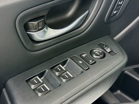 Used 2024 Honda Pilot Touring image 18