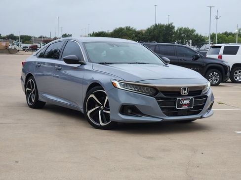 Used 2022 Honda Accord Sport image 2