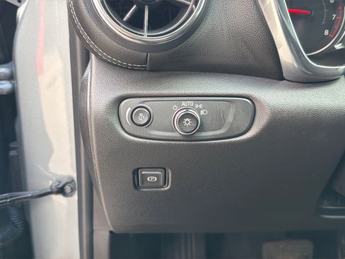 Used 2025 Chevrolet Blazer LT image 12