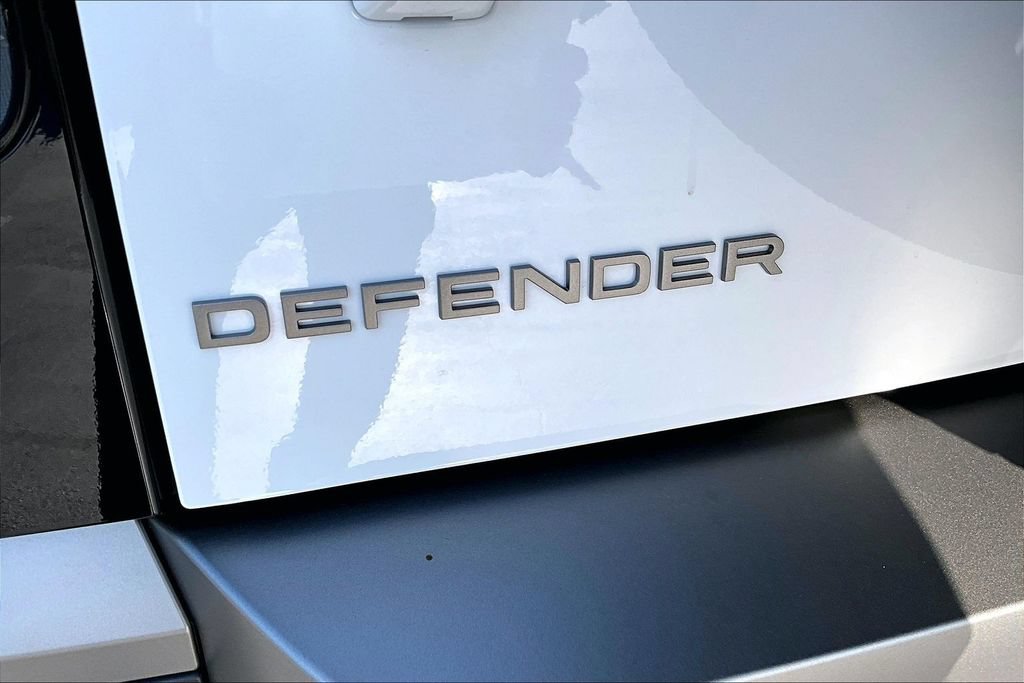 New 2026 Land Rover Defender 110 S AWD/4WD image 9