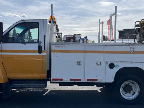 Used 2005 Chevrolet Kodiak C4500 2WD Regular Cab image 8