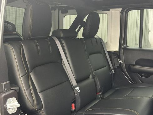 Used 2025 Jeep Wrangler Unlimited Sahara w/ Safety Group AWD/4WD image 35