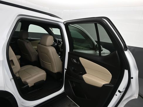 Used 2022 Chevrolet Traverse LT AWD/4WD image 10