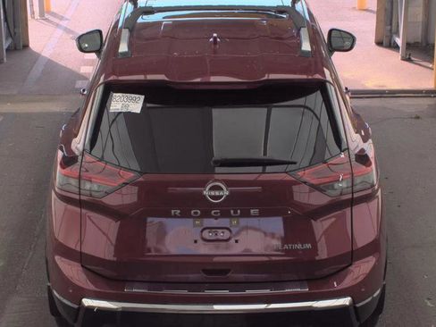Used 2025 Nissan Rogue Platinum w/ Platinum Premium Package FWD image 7