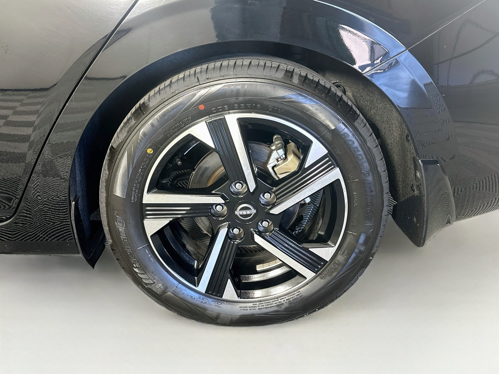 Used 2024 Nissan Sentra SV FWD image 11