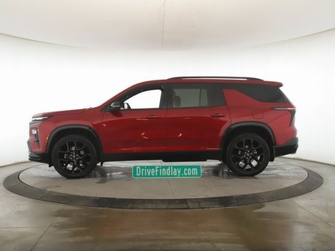 Used 2025 Chevrolet Traverse RS w/ LPO, Floor Liner Package image 9