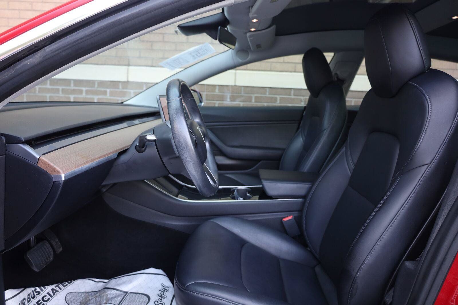 Used 2018 Tesla Model 3 Mid Range RWD image 16