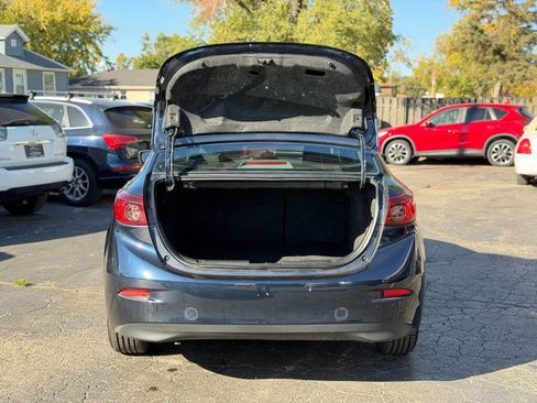 Used 2018 MAZDA MAZDA3 Sport image 15