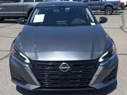 Used 2024 Nissan Altima 2.5 SV FWD image 6