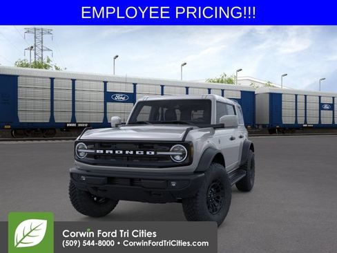 New 2026 Ford Bronco Outer Banks AWD/4WD image 3