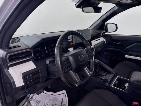 Used 2024 Toyota Tacoma TRD Off-Road image 9