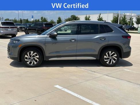 Used 2025 Volkswagen Tiguan S image 11