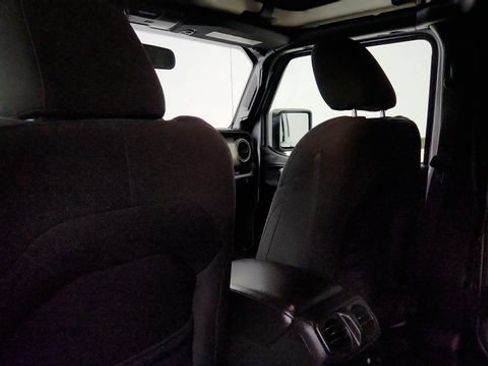 Used 2019 Jeep Wrangler Unlimited Sport S AWD/4WD image 43