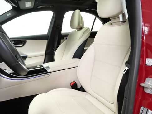 Certified 2025 Mercedes-Benz C 300 4MATIC Sedan image 14