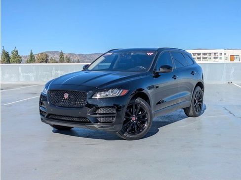 Used 2017 Jaguar F-PACE Prestige image 1