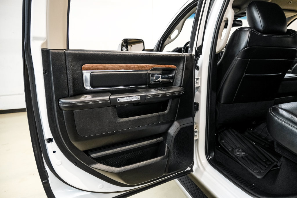 Used 2018 RAM 1500 Laramie AWD/4WD image 39