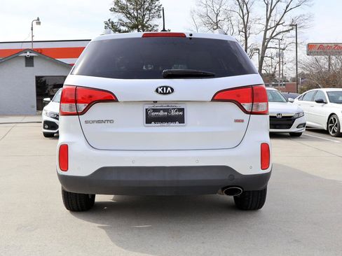 Used 2015 Kia Sorento LX image 5