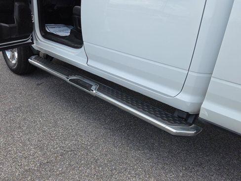 Used 2024 RAM 2500 Big Horn AWD/4WD image 17