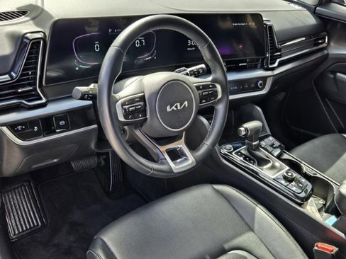 Used 2024 Kia Sportage EX image 31