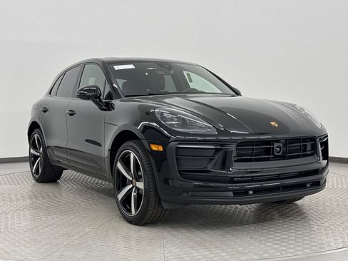 New 2025 Porsche Macan image 7