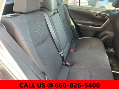 Used 2020 Toyota RAV4 LE FWD image 6