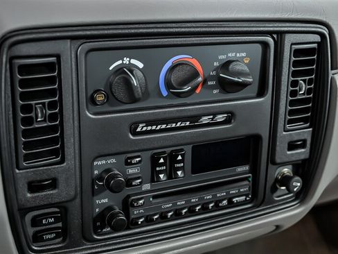 Used 1994 Chevrolet Impala SS RWD image 26