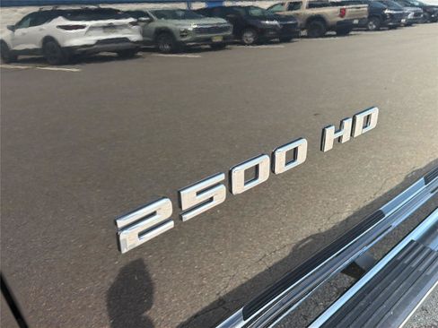 Used 2022 Chevrolet Silverado 2500 LT w/ Convenience Package AWD/4WD image 13