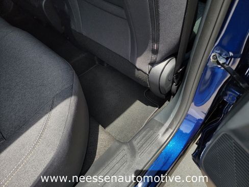 Used 2025 Nissan Kicks SV FWD image 11
