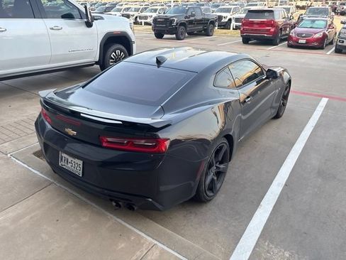 Used 2018 Chevrolet Camaro SS RWD image 4