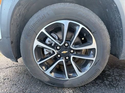 Used 2025 Chevrolet TrailBlazer LT AWD/4WD image 9