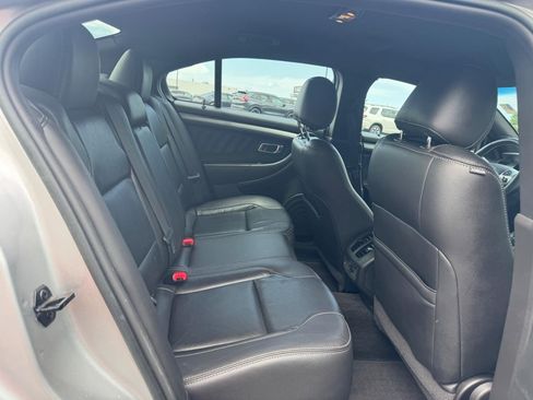 Used 2018 Ford Taurus SEL w/ Equipment Group 201A FWD image 10