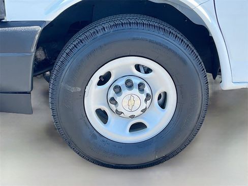 Used 2024 Chevrolet Express 2500 w/ Driver Convenience Package image 27