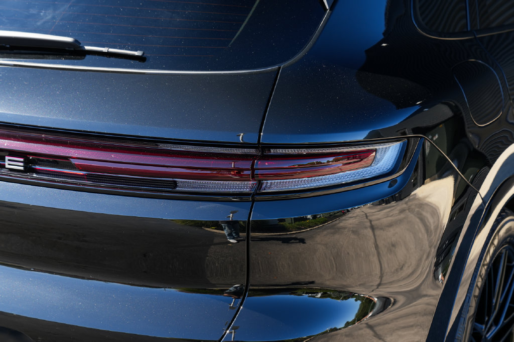 Certified 2026 Porsche Cayenne E-Hybrid AWD/4WD image 16
