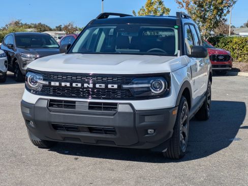 New 2025 Ford Bronco Sport Outer Banks AWD/4WD image 8