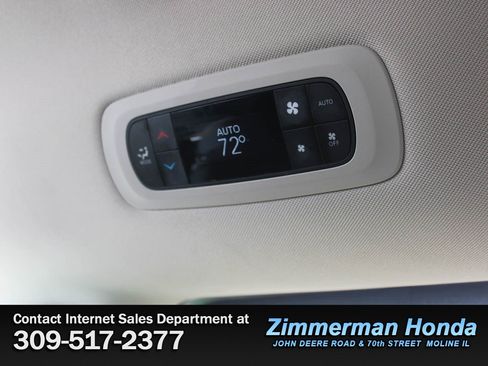Used 2023 Chrysler Pacifica Touring-L FWD image 11