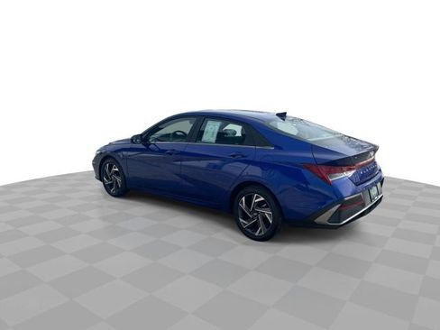 Used 2025 Hyundai Elantra SEL FWD image 7