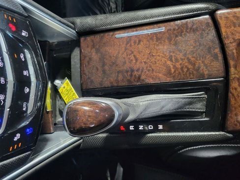 Used 2014 Cadillac XTS Luxury image 17