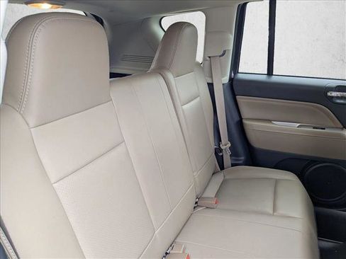 Used 2015 Jeep Compass High Altitude FWD image 20
