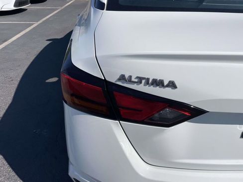 Used 2023 Nissan Altima 2.5 SR FWD image 17