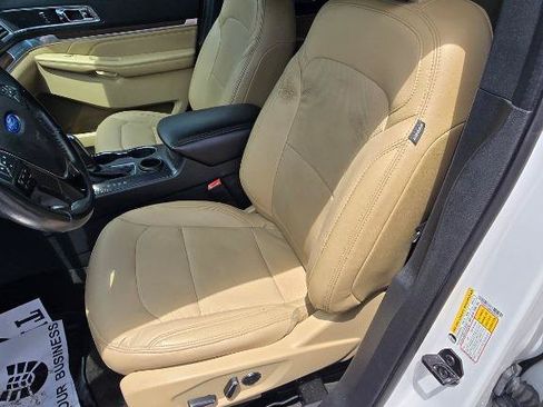 Used 2017 Ford Explorer Limited w/ Equipment Group 301A FWD image 10