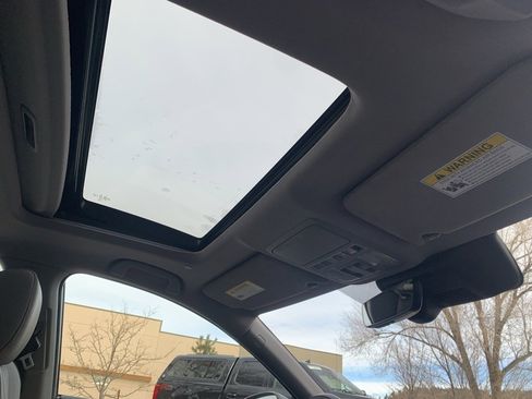 Used 2018 Honda Accord Touring image 8