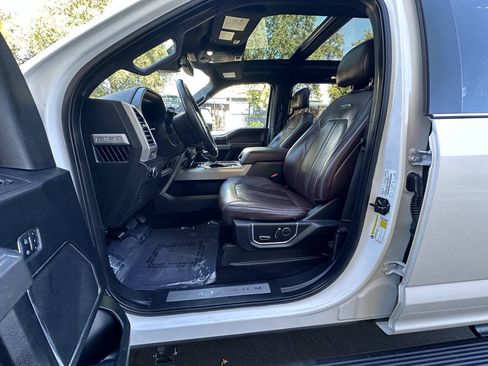 Used 2017 Ford F150 Platinum w/ Equipment Group 701A Luxury AWD/4WD image 17