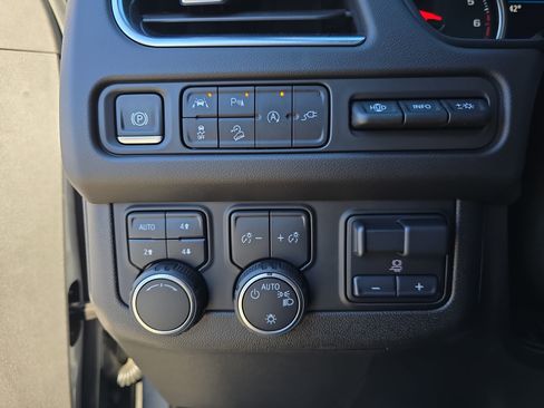 Used 2021 Chevrolet Tahoe Premier w/ Premium Package image 30